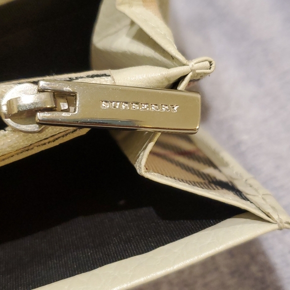 100%Auth Burberry Cream color Wallet Japan - Picture 7 of 14